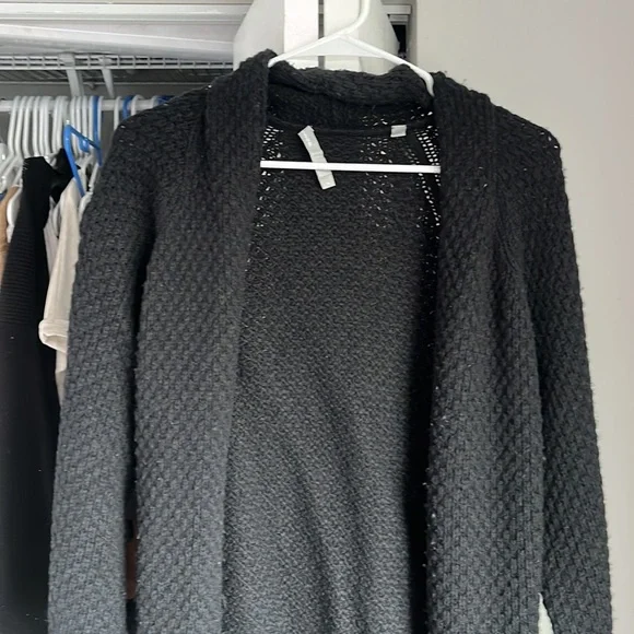 Vince Chunky Oversized Black Knit Sweater, worn a few times - Picture 3 of 7